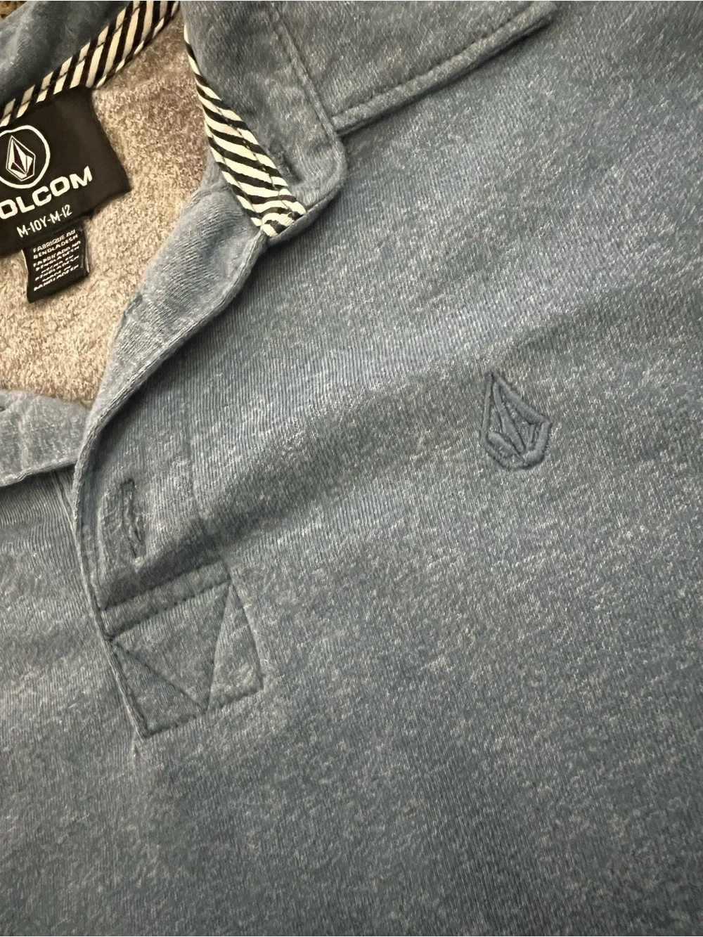 Volcom boys blue polo Medium (10)